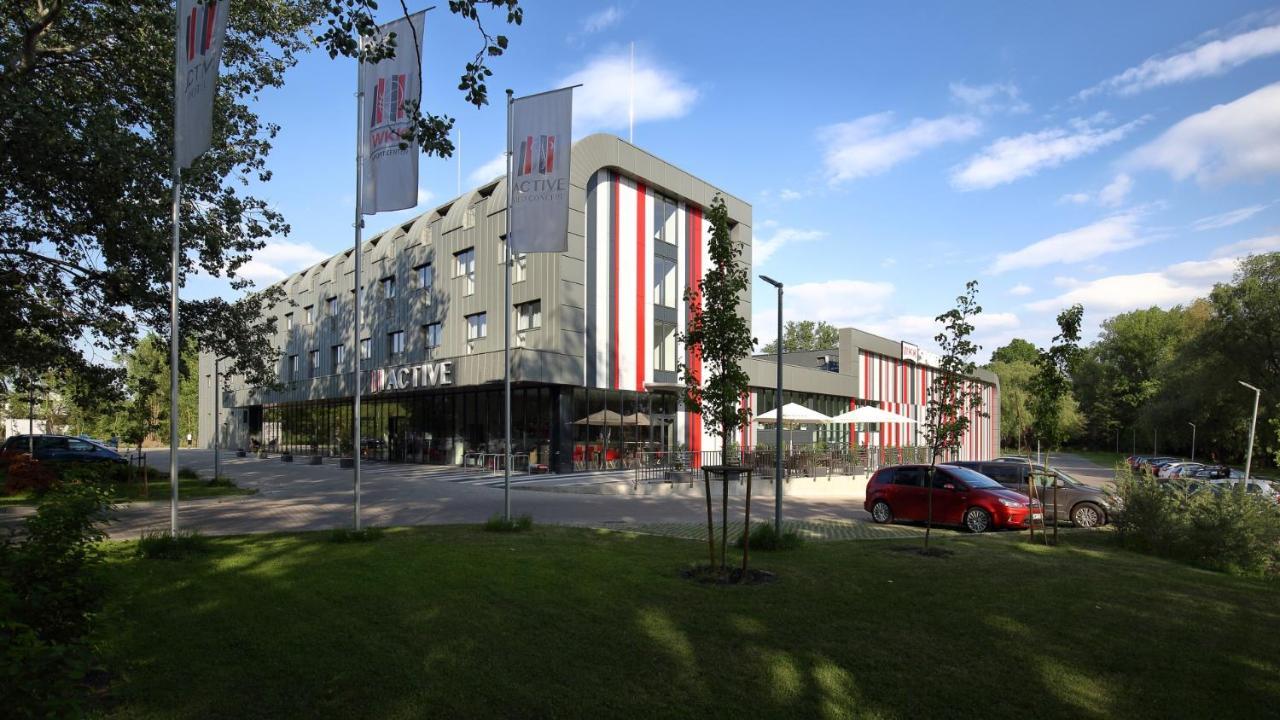 Active Hotel Wroclaw Bagian luar foto