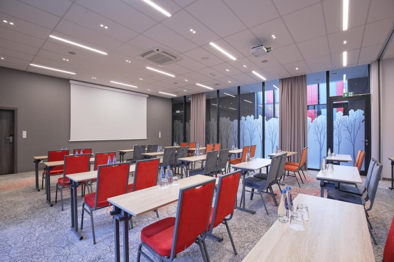 Active Hotel Wroclaw Bagian luar foto