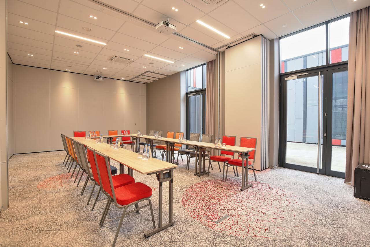 Active Hotel Wroclaw Bagian luar foto