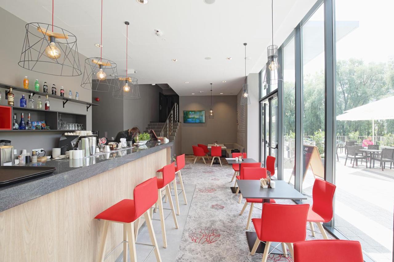 Active Hotel Wroclaw Bagian luar foto