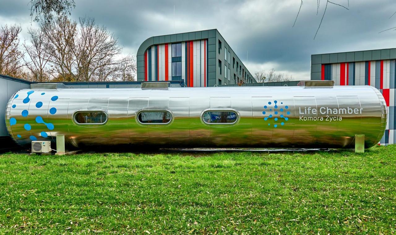 Active Hotel Wroclaw Bagian luar foto